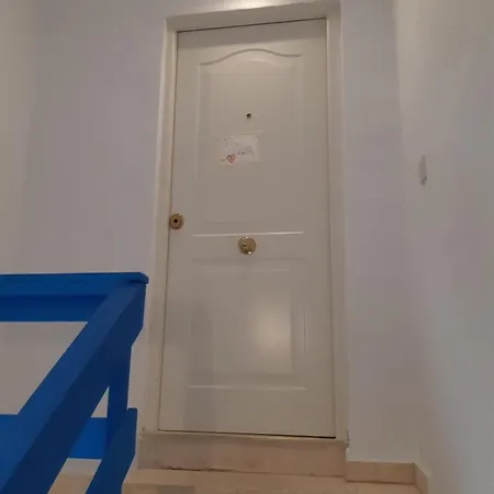 Daire Around The Corner *